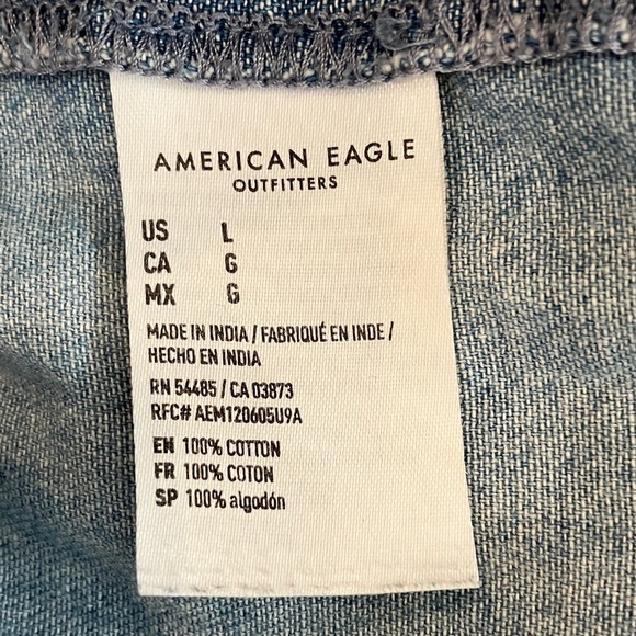 American Eagle Outfitters women’s large faded jeans Light Blue denim shorts - Picture 3 of 12